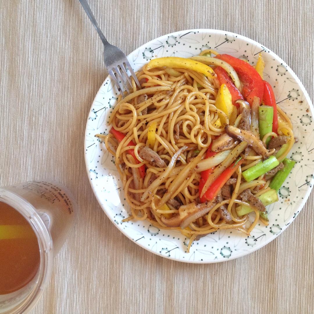 黑椒牛柳炒意面【食材包操作说明】