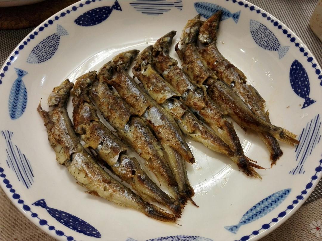 香煎椒盐多春鱼