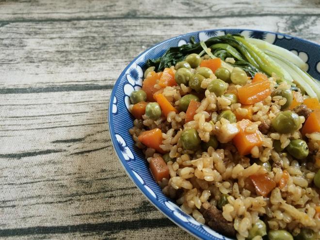 糙米蔬菜焖饭(少油低脂)的做法