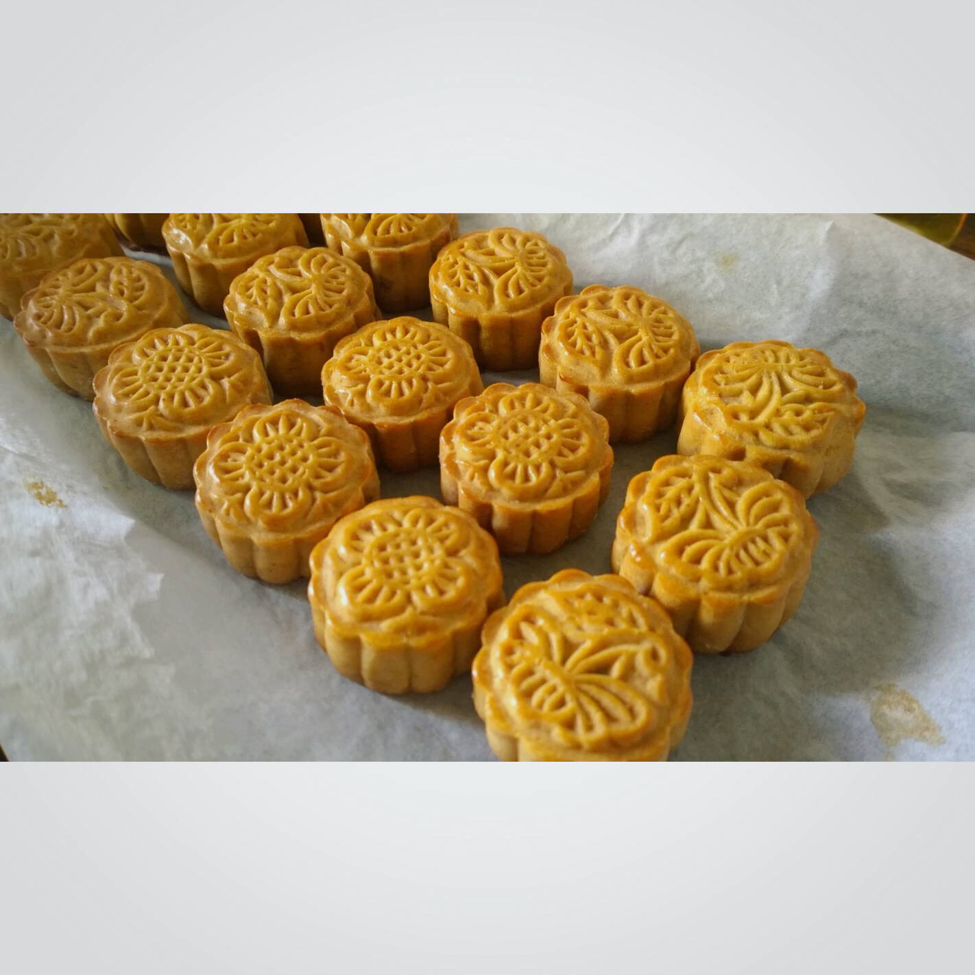 广式月饼－－蛋黄豆沙月饼