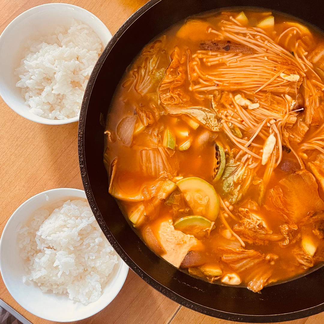 韩式泡菜豆腐锅/辣白菜豆腐汤