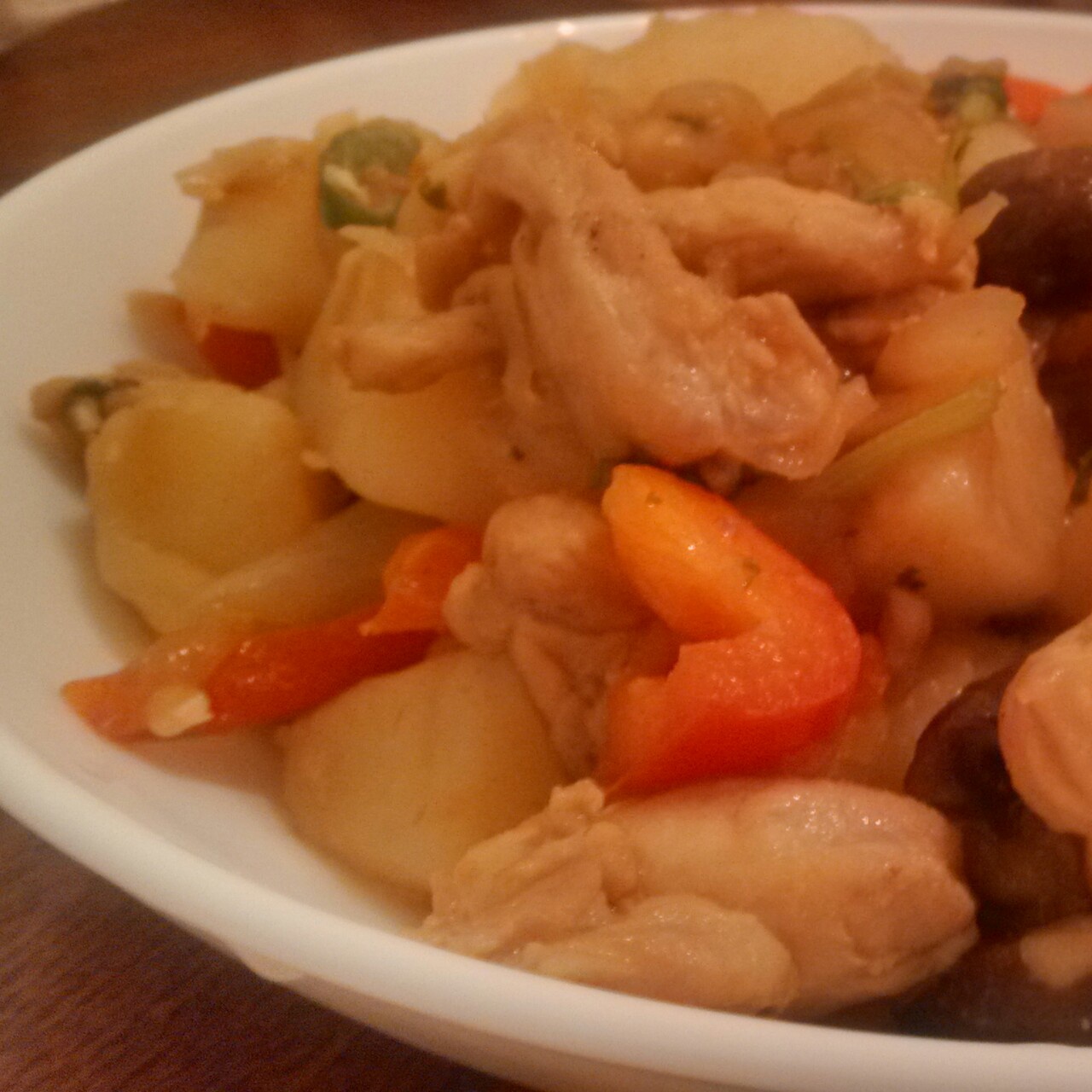 香菇鸡肉炖土豆