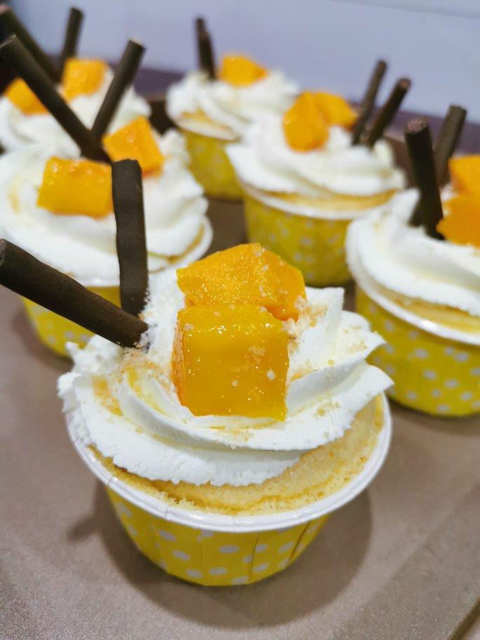 不回缩杯子蛋糕cupcake