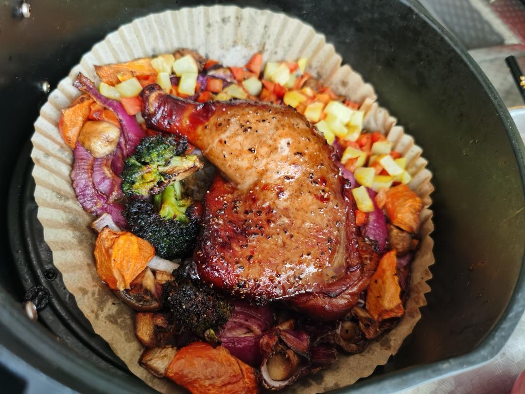 鲜嫩多汁～好吃到舔手指的蜜汁烤鸡腿