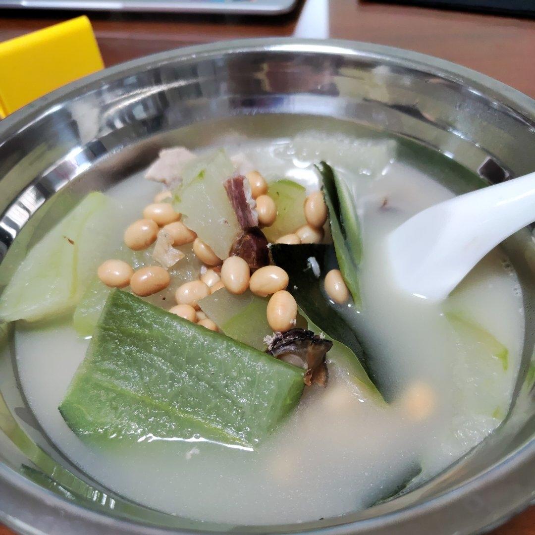 冬瓜黄豆排骨汤