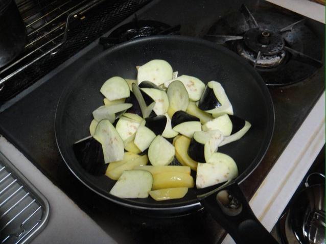 腐乳烧土豆茄子的做法 步骤5