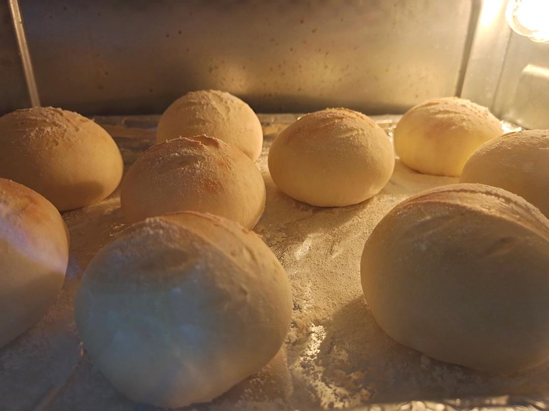 如棉花般松软的海苔肉松面包