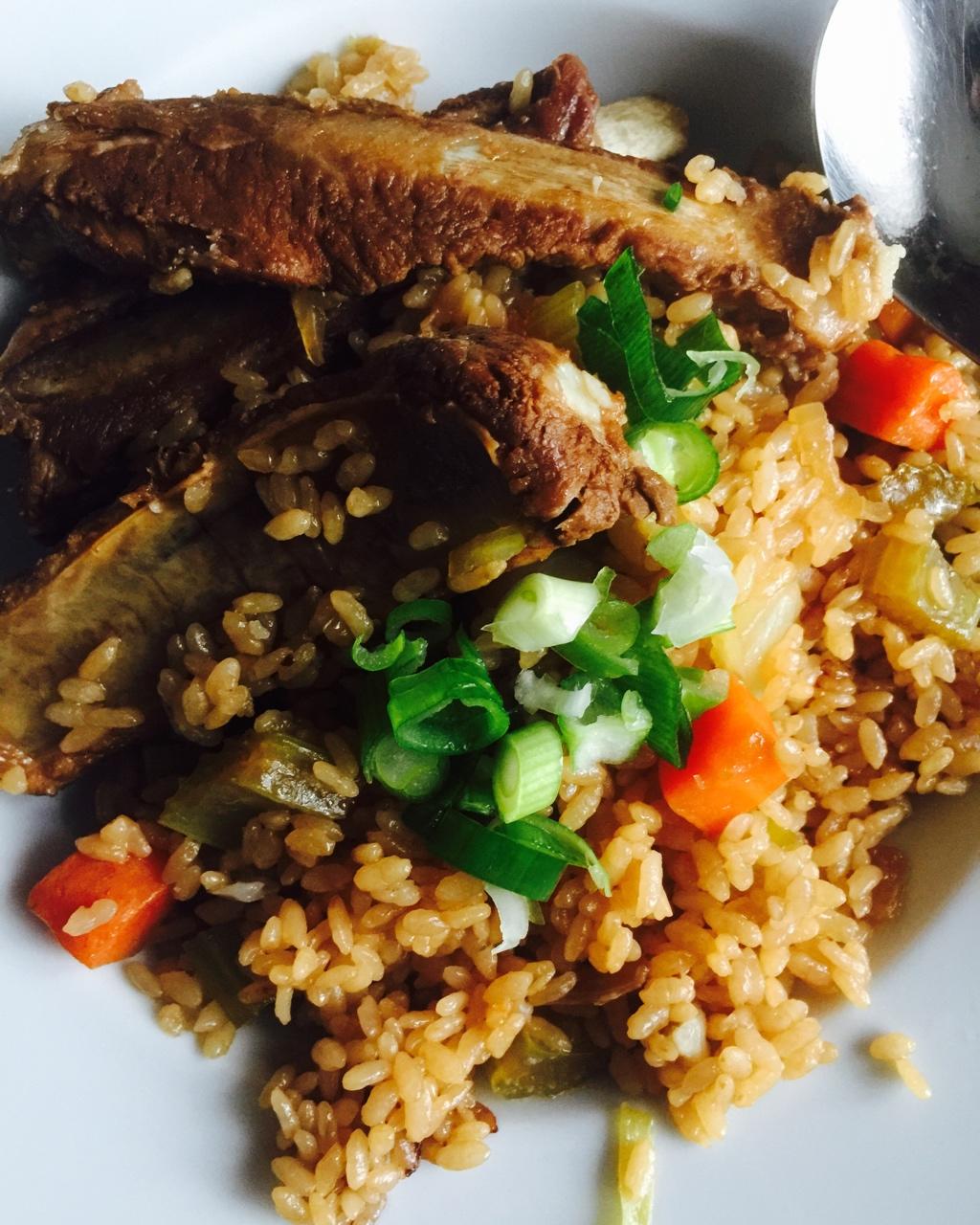 喷香排骨焖饭（爆好吃）
