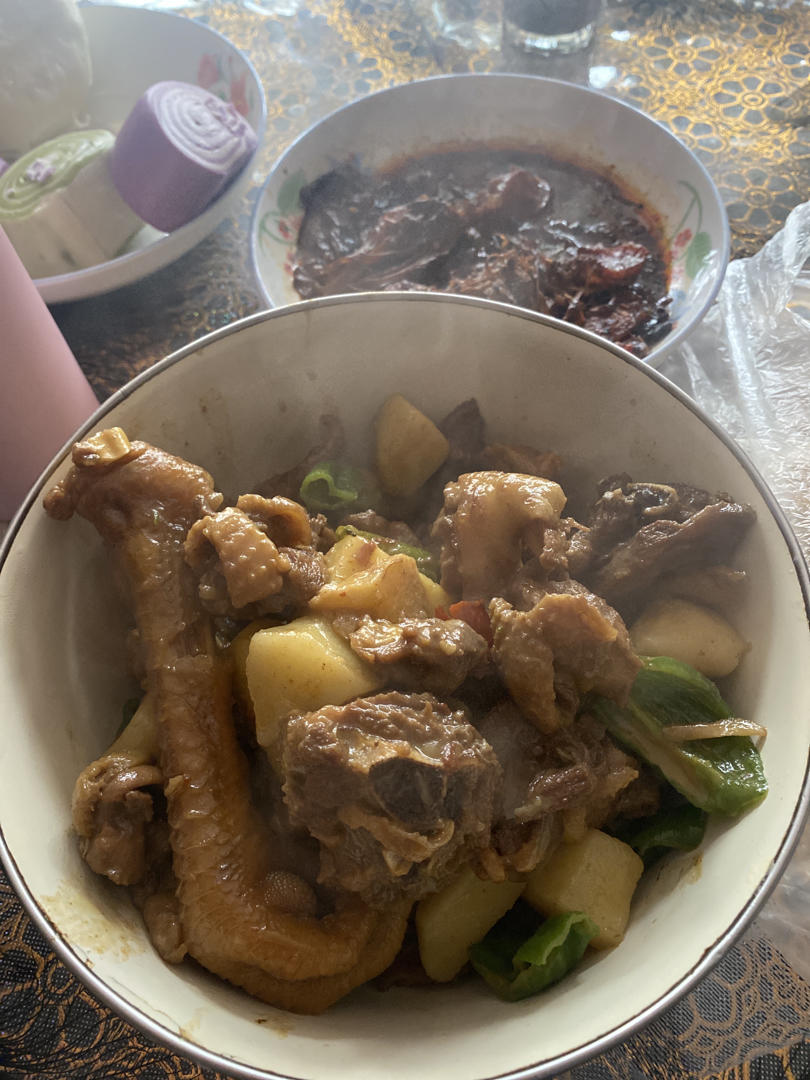 鸡肉炖土豆