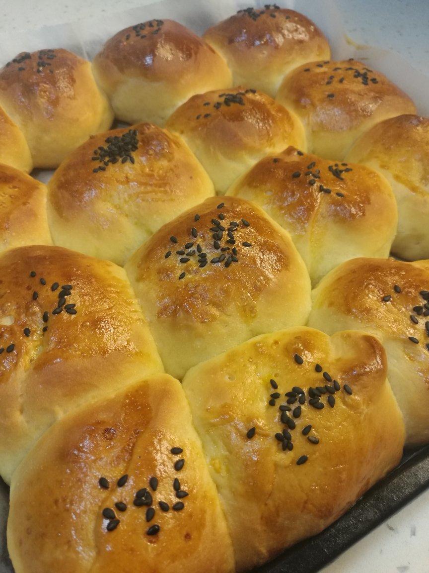 大人小孩都爱不释口的【蜂蜜牛奶小餐包】