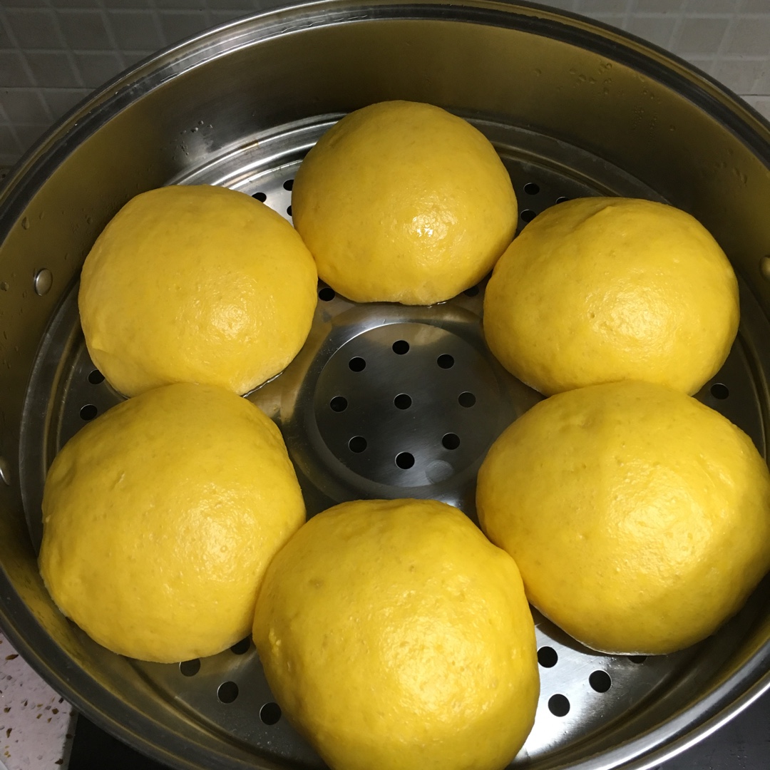 新手也可以--详解如何做出人见人爱、金黄的南瓜馒头