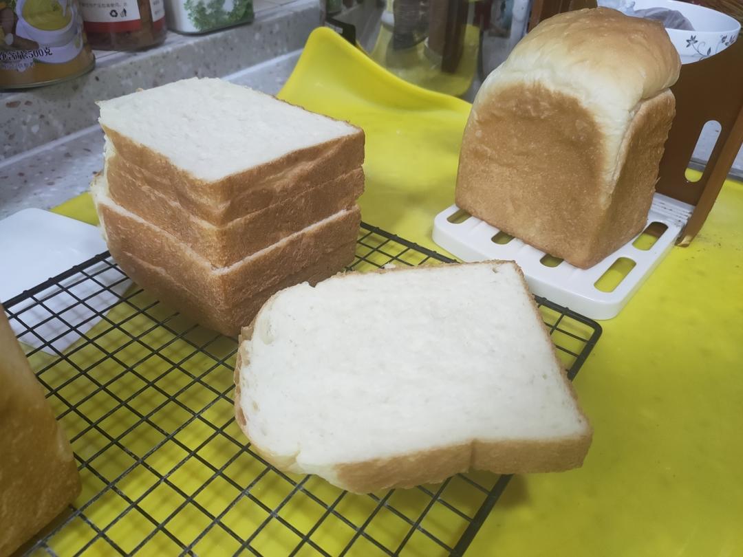 高含水量烫种小吐司，加倍松软