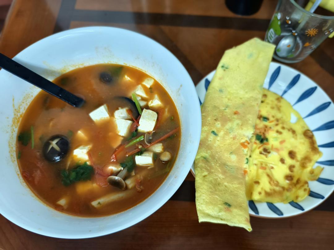 西红柿菌菇豆腐汤