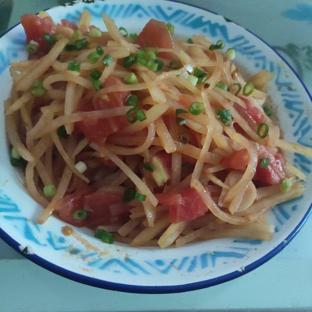 家常素菜西红柿炒土豆丝（番茄炒土豆丝）