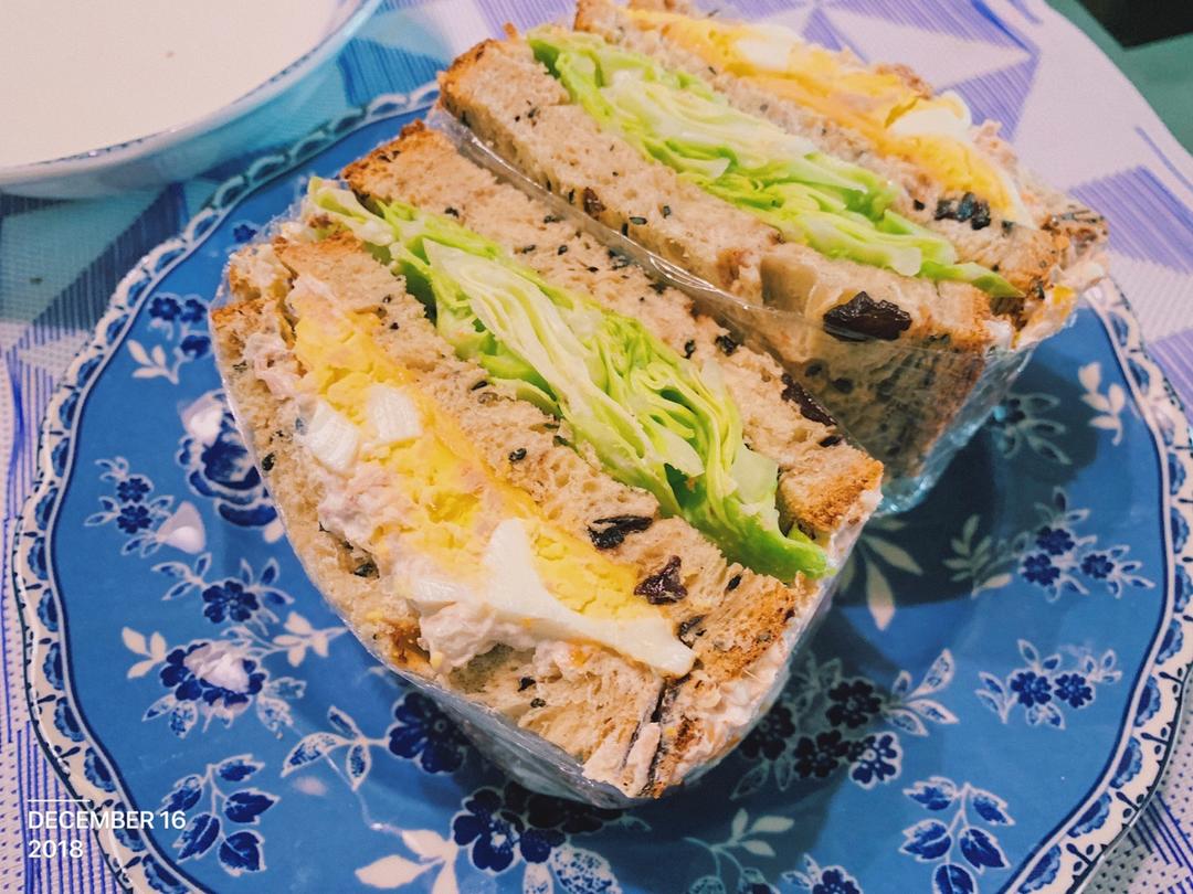 如何做超厚的沼三明治~详细tip！牛油果鸡蛋午餐肉三明治~