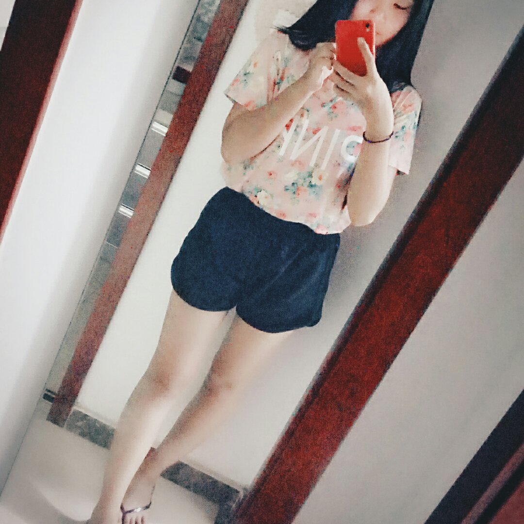 一只喜欢做饭的小菇凉