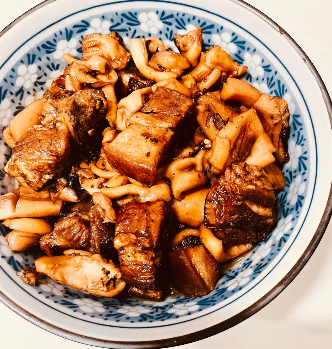 本帮红烧肉熇墨鱼仔