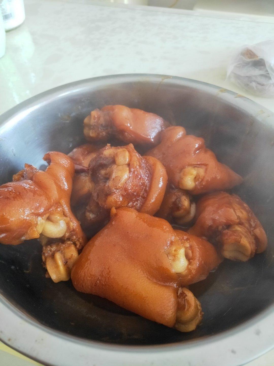 美味的家常菜：红烧猪蹄