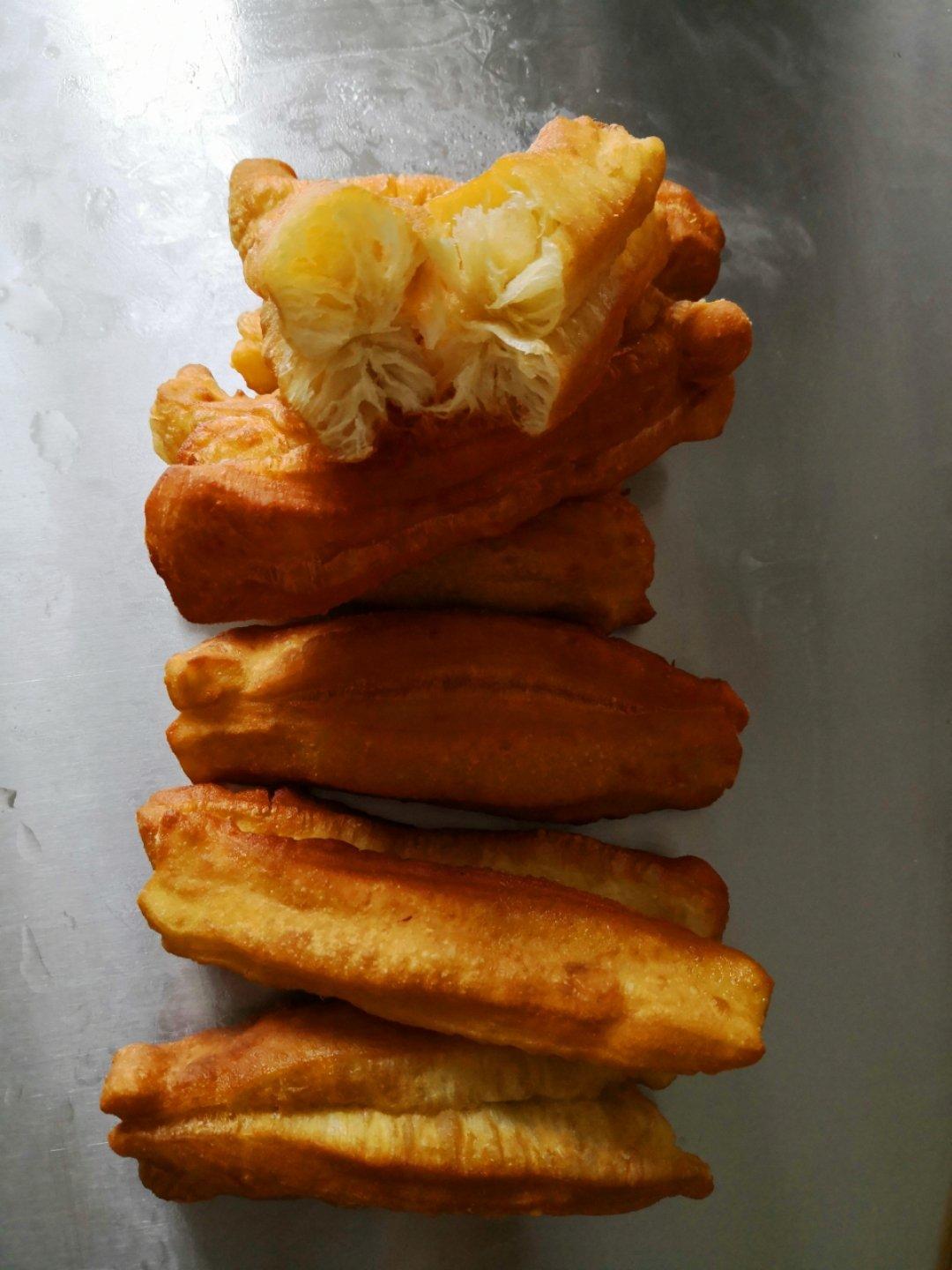 薄皮 蓬松 酥脆的油条制作方法～新配方