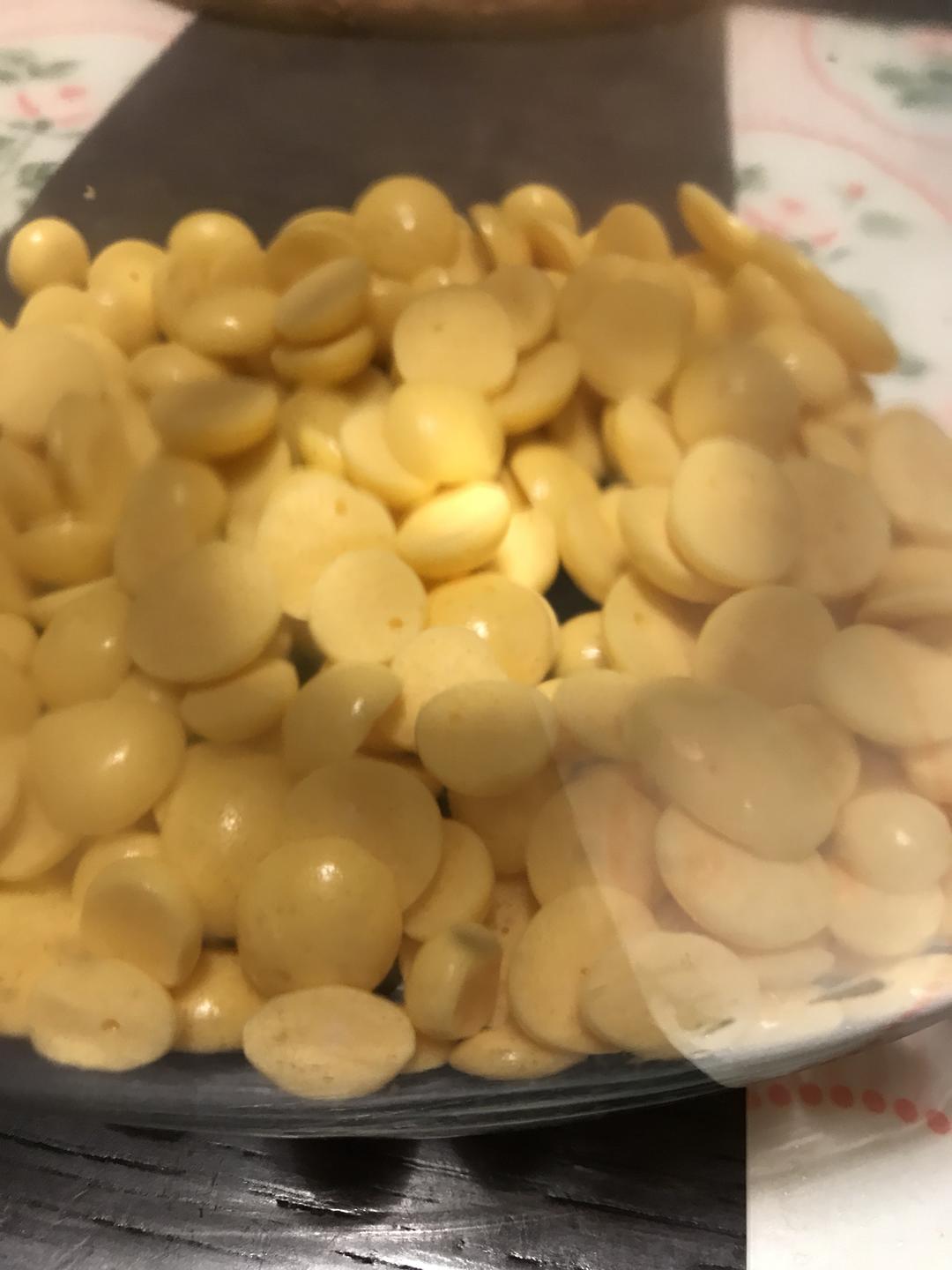 蛋黄溶豆（适合28x28小金盘的量）的做法