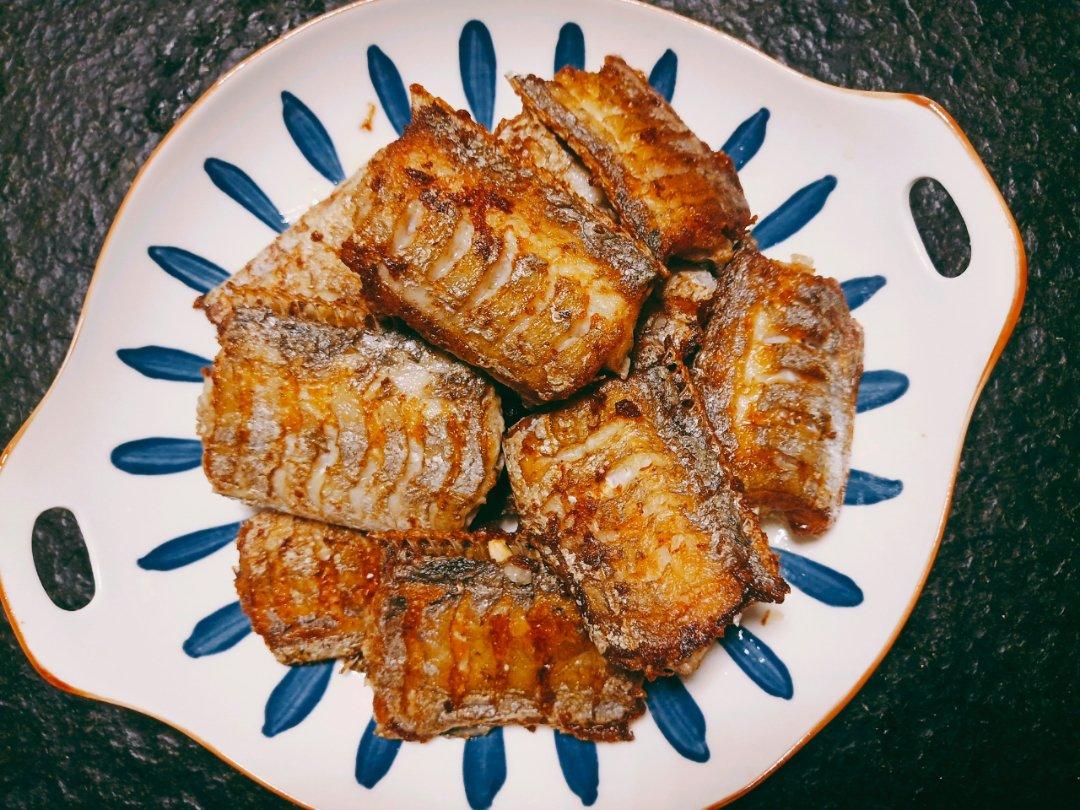 干煎带鱼★椒盐带鱼               ★红烧带鱼