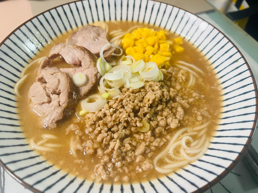 意面秒变日式拉面！轻松做札幌味增拉面（无需熬汤,现做现吃）