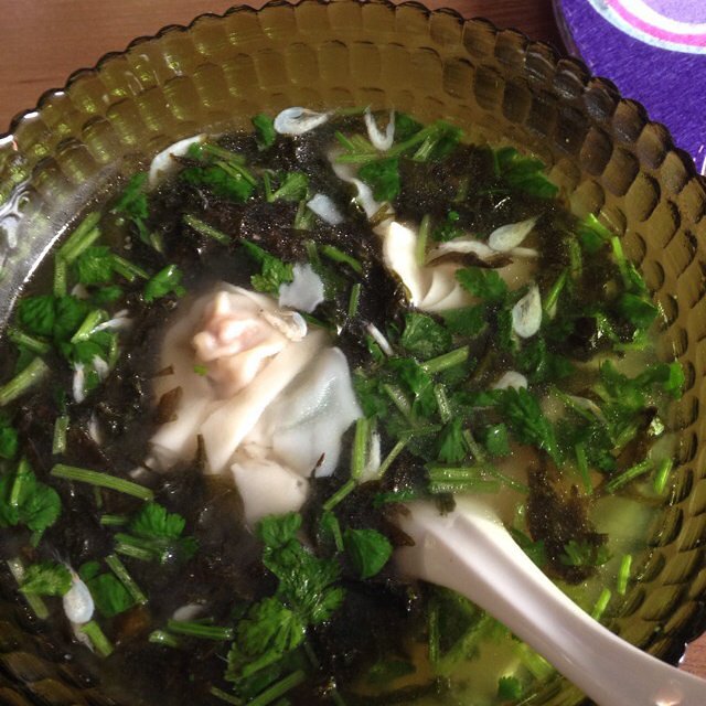 紫菜虾皮馄饨的做法