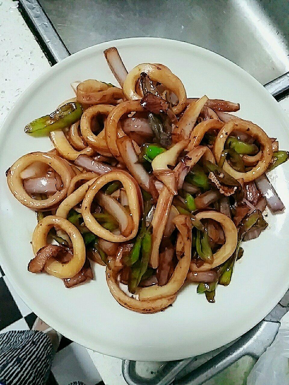 指间沙1963做的江湖夜宵-爆炒鱿鱼圈