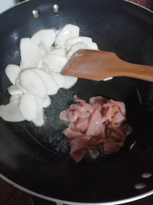 杏鲍菇炒肉的做法 步骤2
