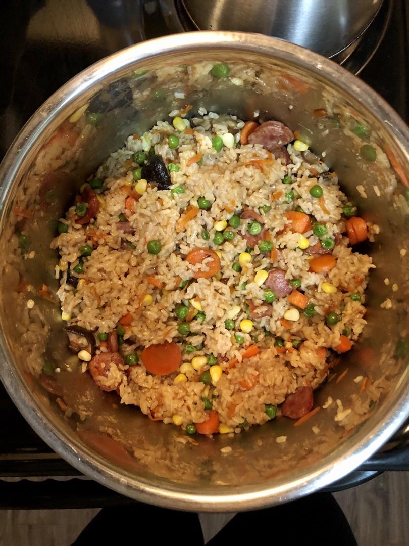 懒人必备～电饭煲腊肠焖饭
