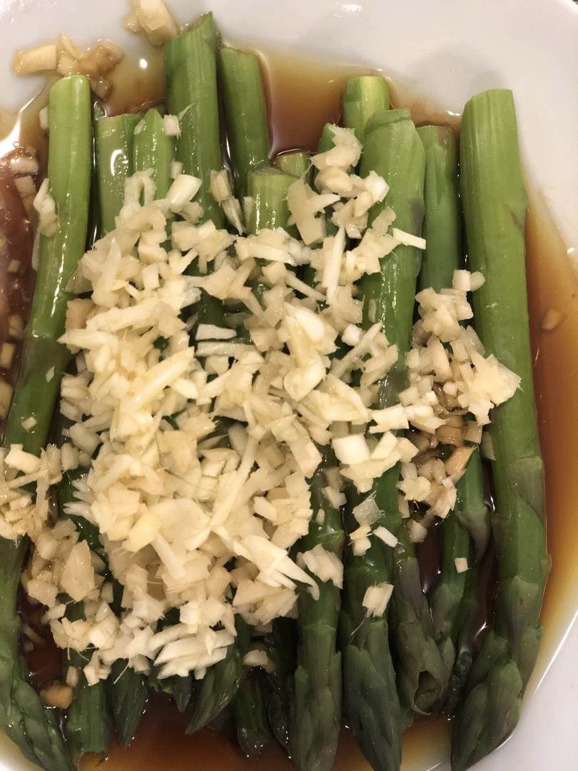 鲜味油淋芦笋