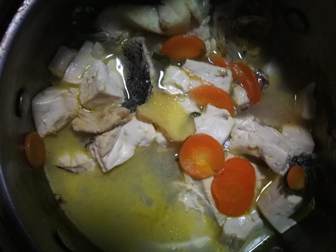 黑鱼豆腐汤
