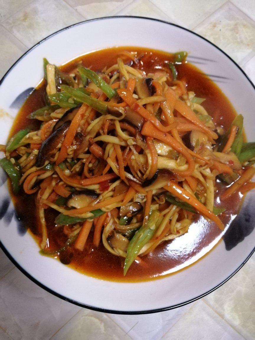 开胃又好吃——酸酸的茭白炒三丝