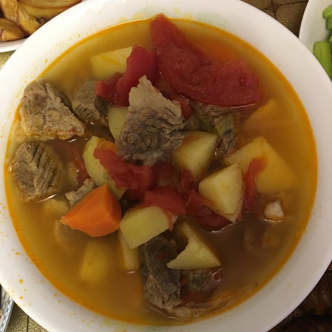 土豆番茄牛腩汤