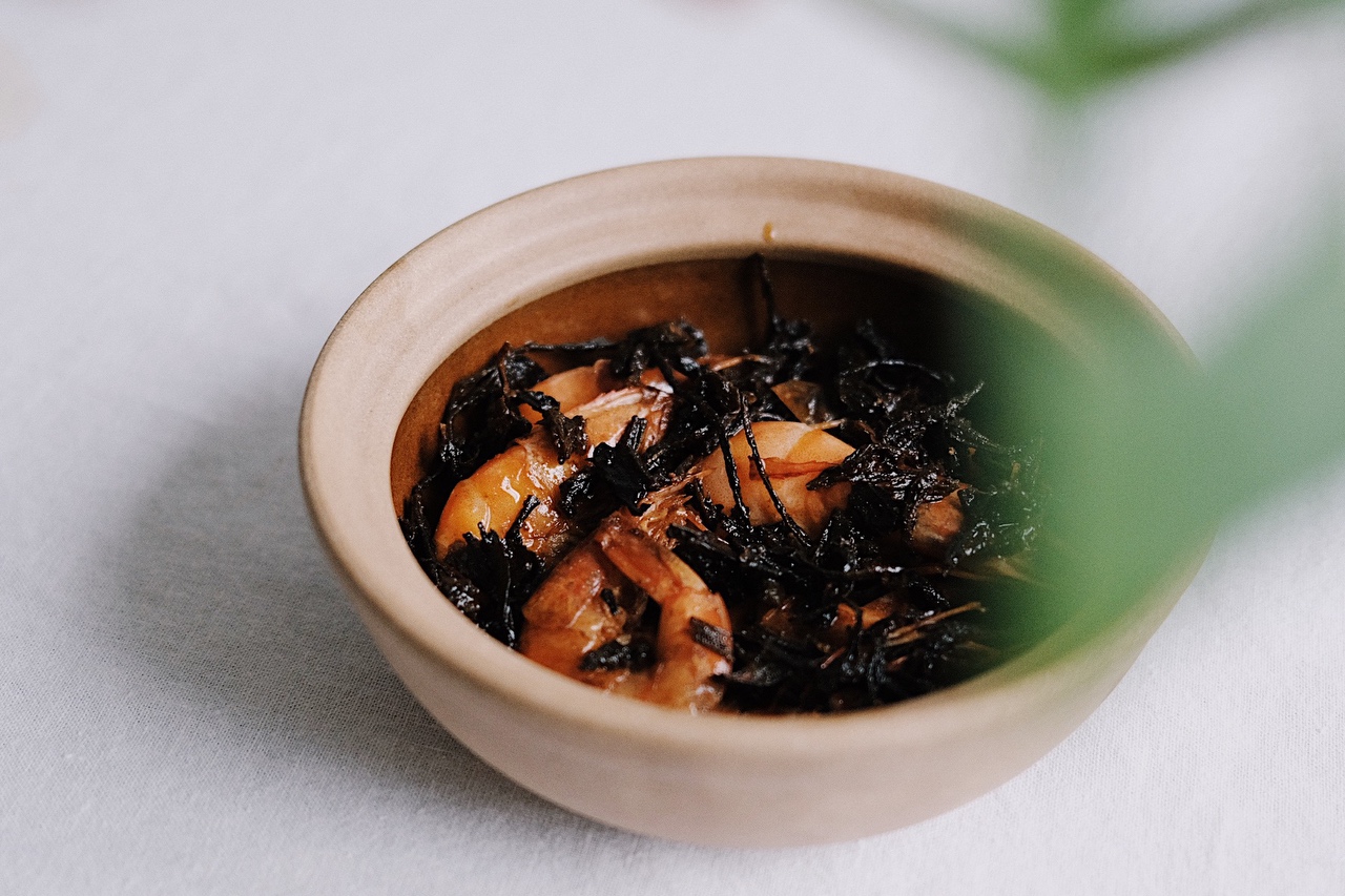 茶叶煸大虾的做法