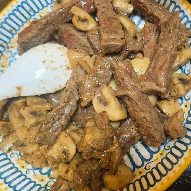 蒜香口菇牛肉粒