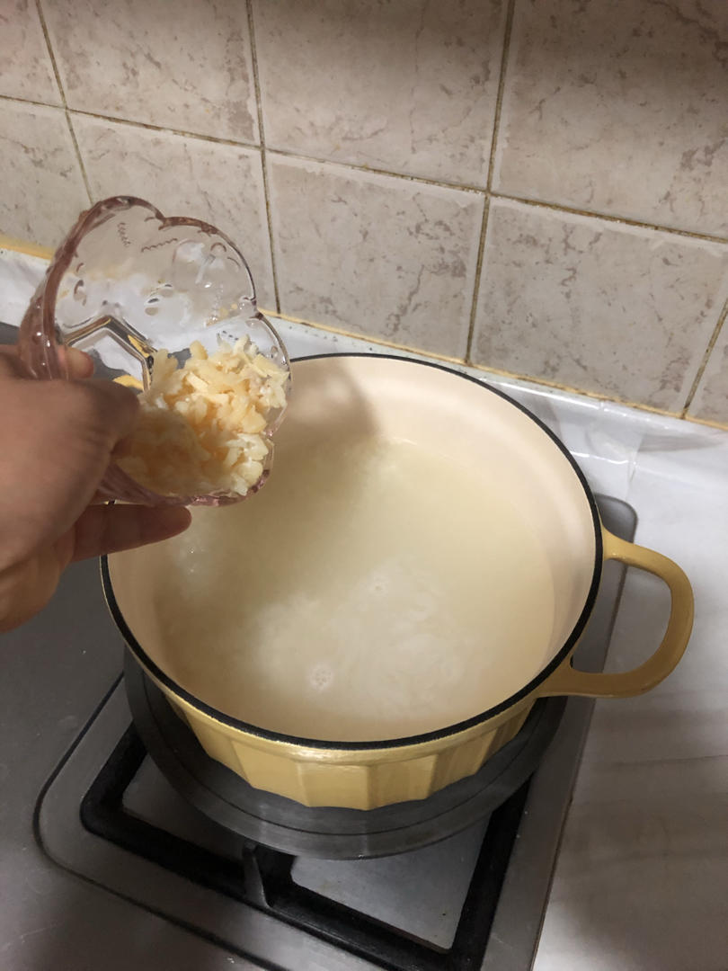 鲜虾豆腐煲【9月北鼎珐琅铸铁锅食谱】