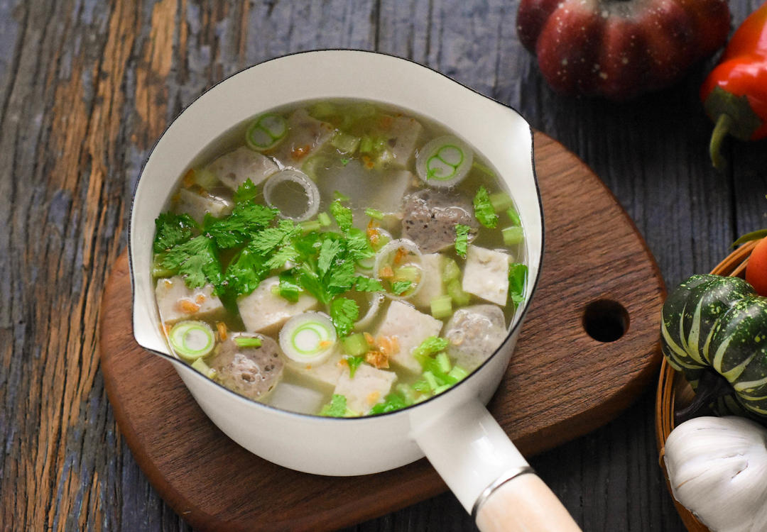 潮汕肉饼牛肉丸萝卜汤