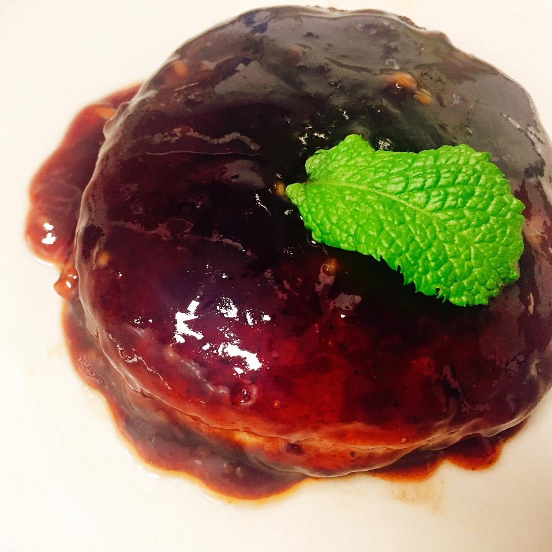 兔儿tiana做的浇在汉堡排上的demiglacesauce