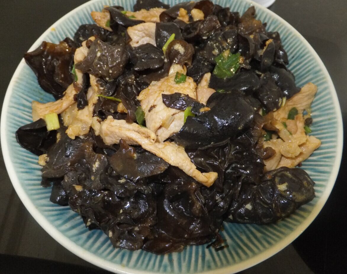 实在不可爱做的木耳肉片