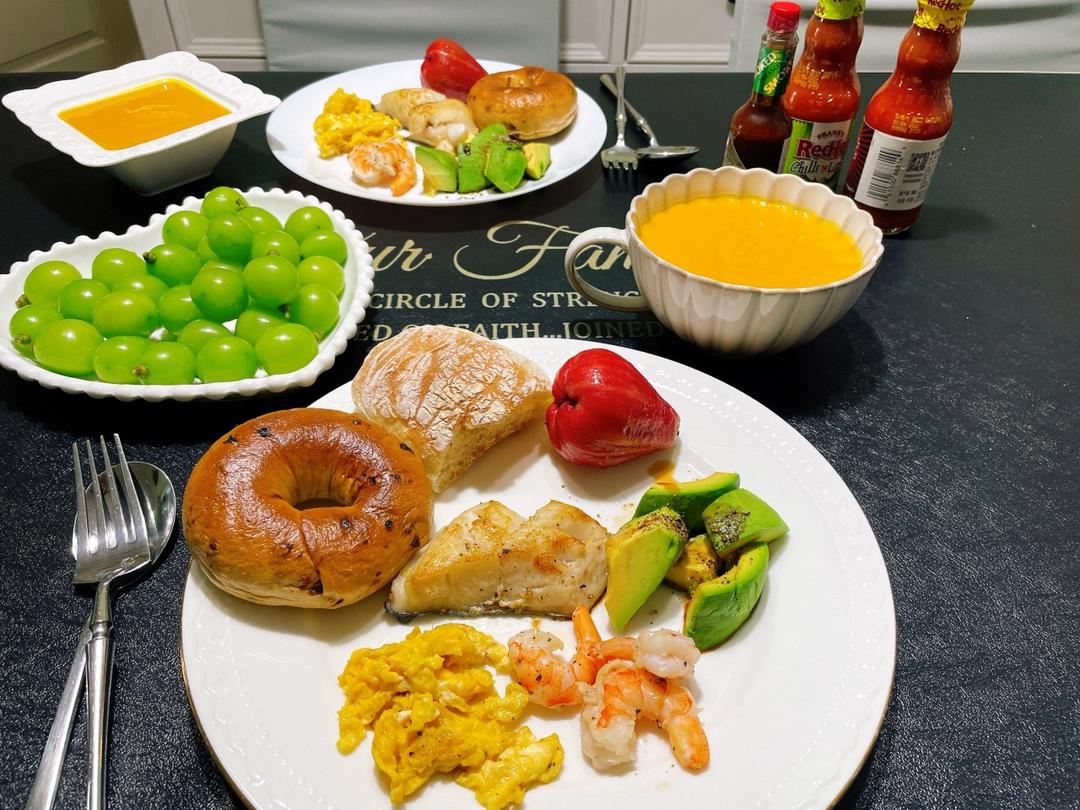 青花椒风味烤三文鱼配烤蔬菜