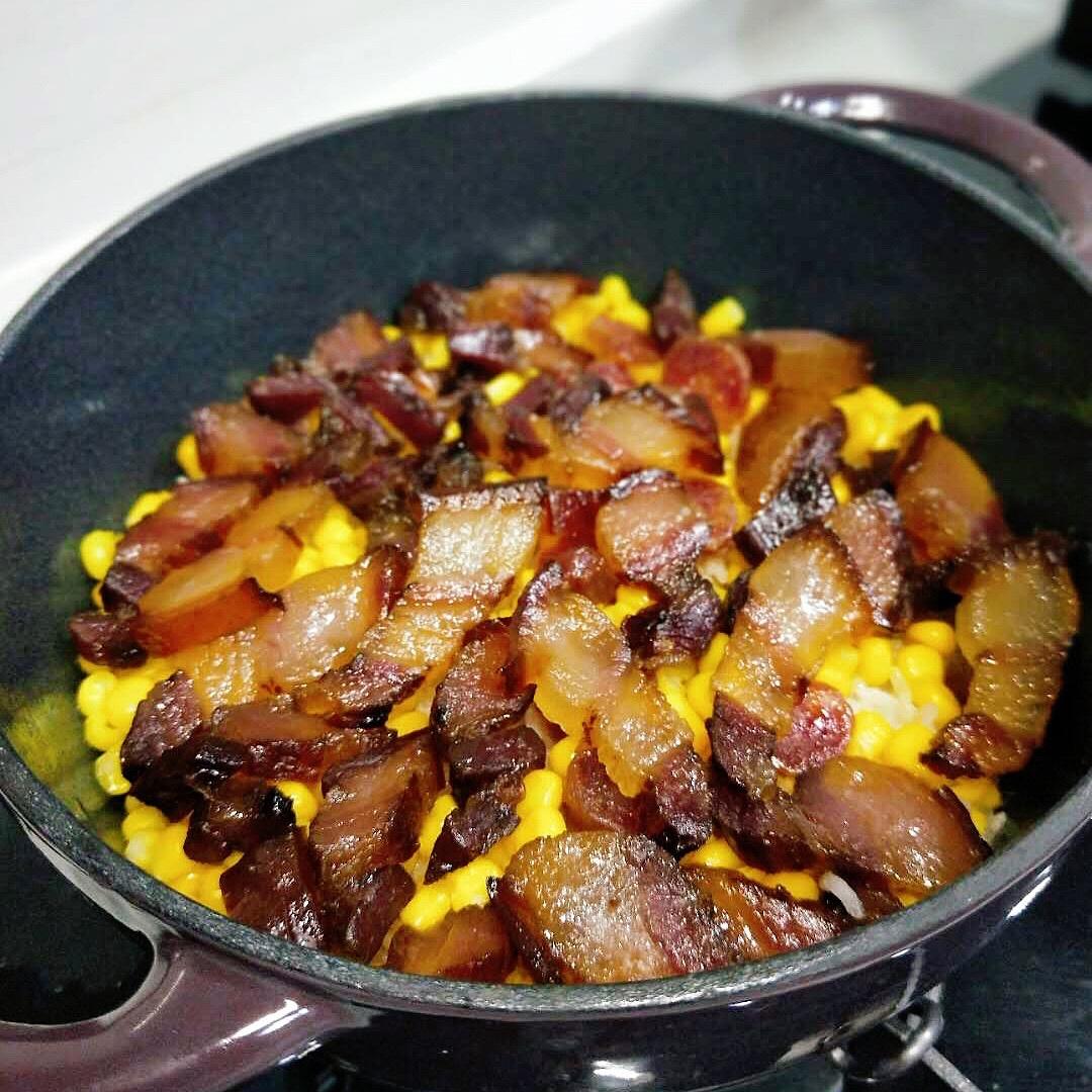 铸铁锅腊肉煲仔饭~有锅巴