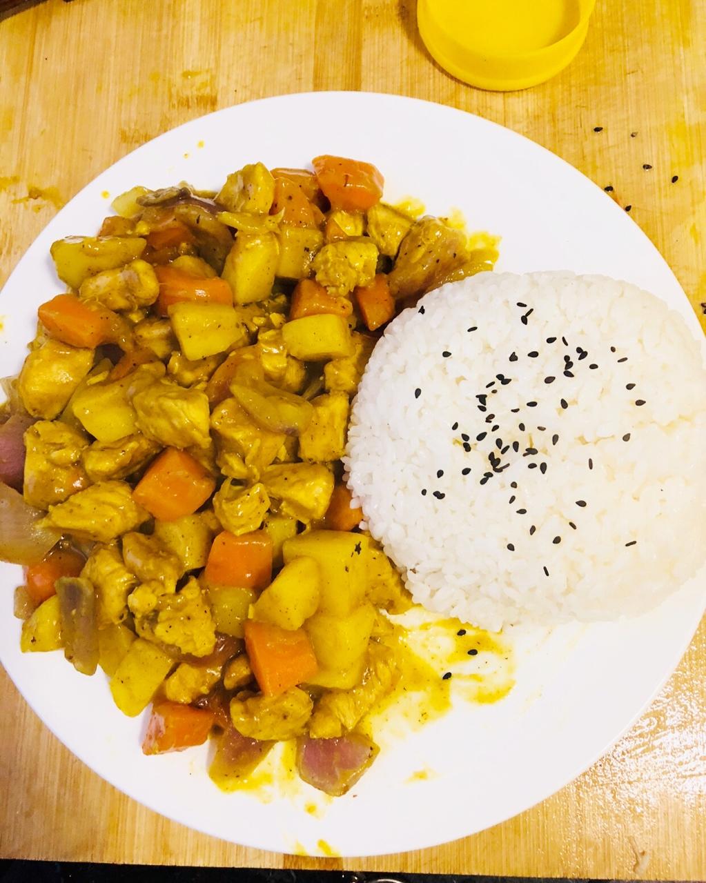 咖喱鸡块饭