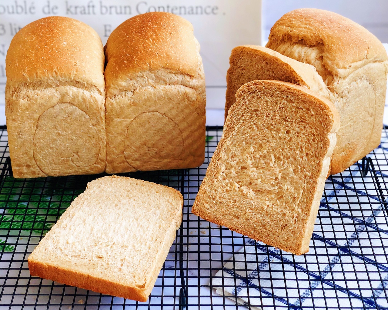 🔥减肥期也可以吃的低卡全麦吐司面包的做法 步骤1