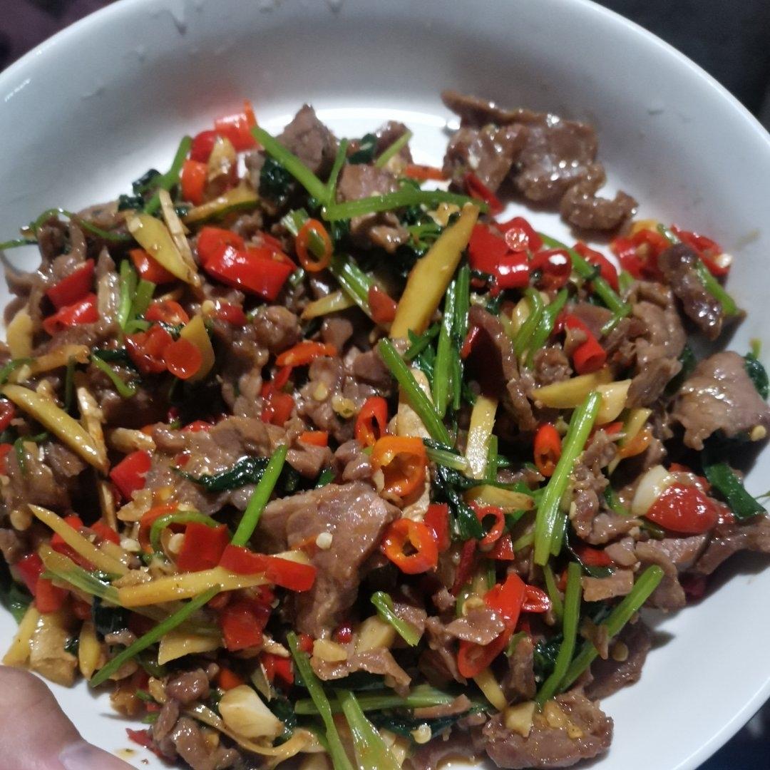 正宗湘菜小炒黄牛肉