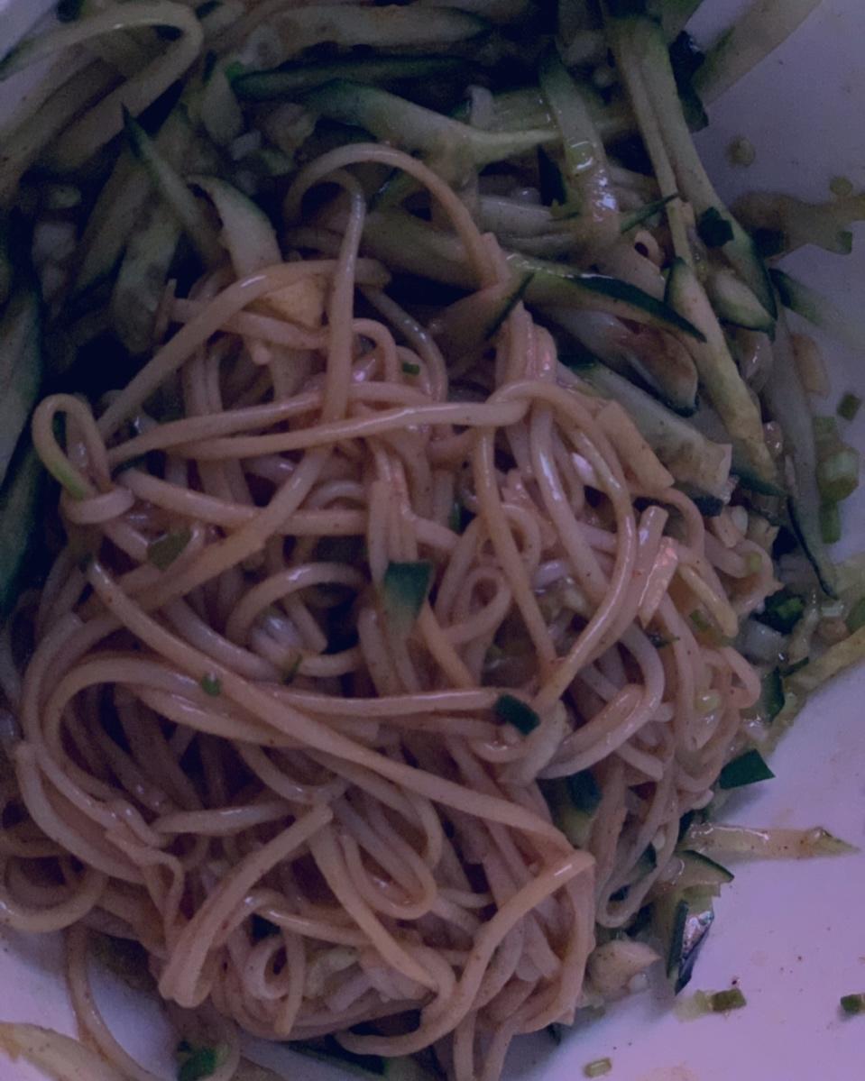 姥姥的爽口凉面！（干拌挂面）