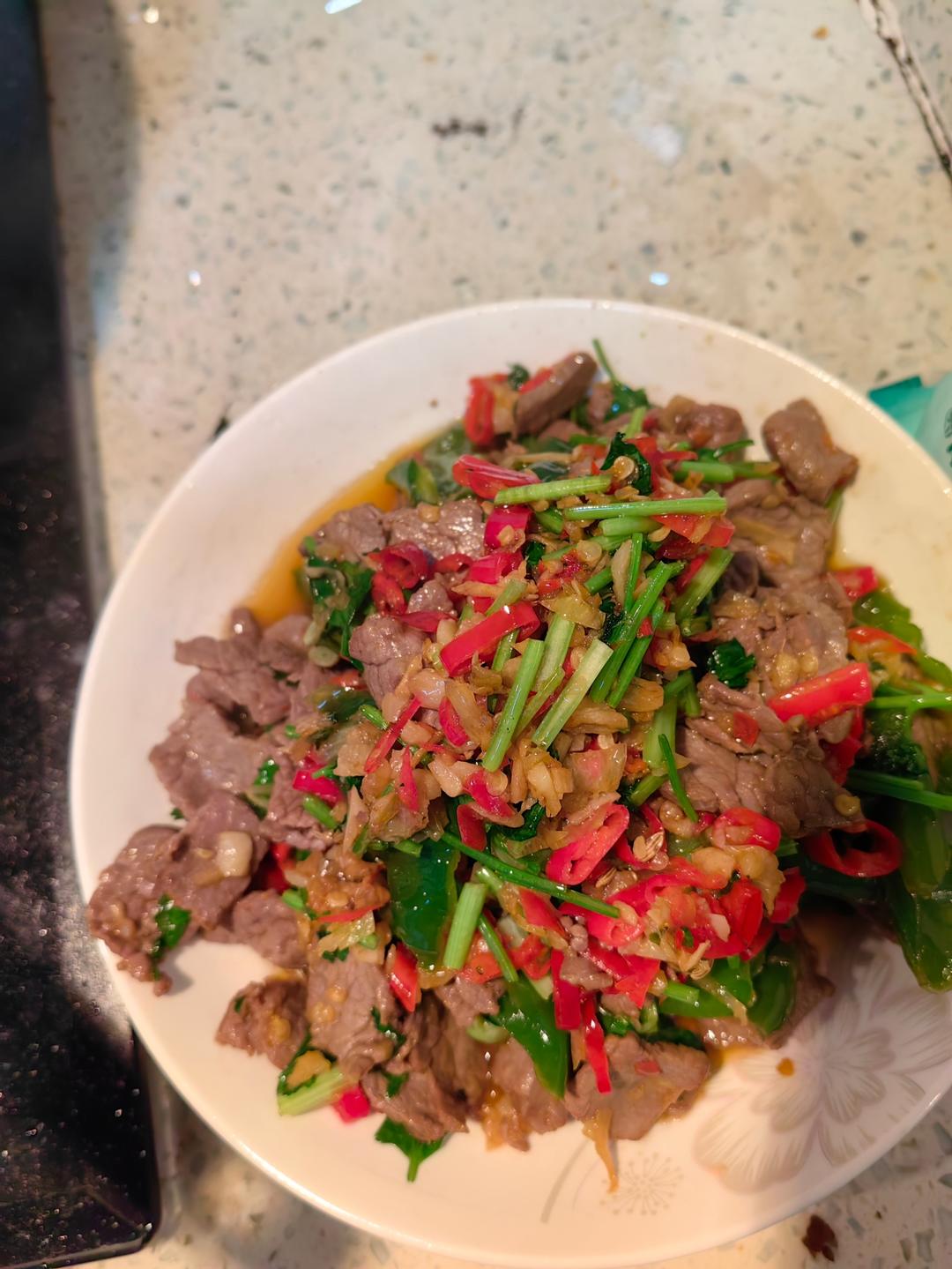 小炒牛肉（肉嫩味香）