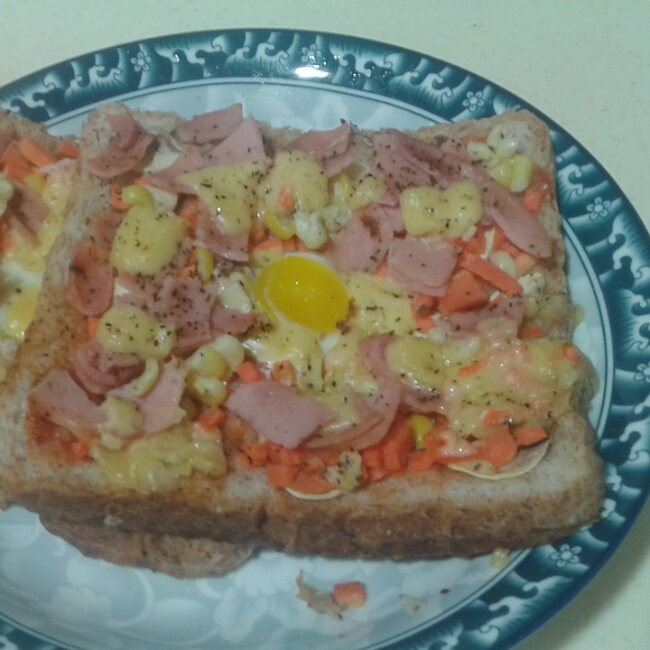 吐司太阳蛋披萨