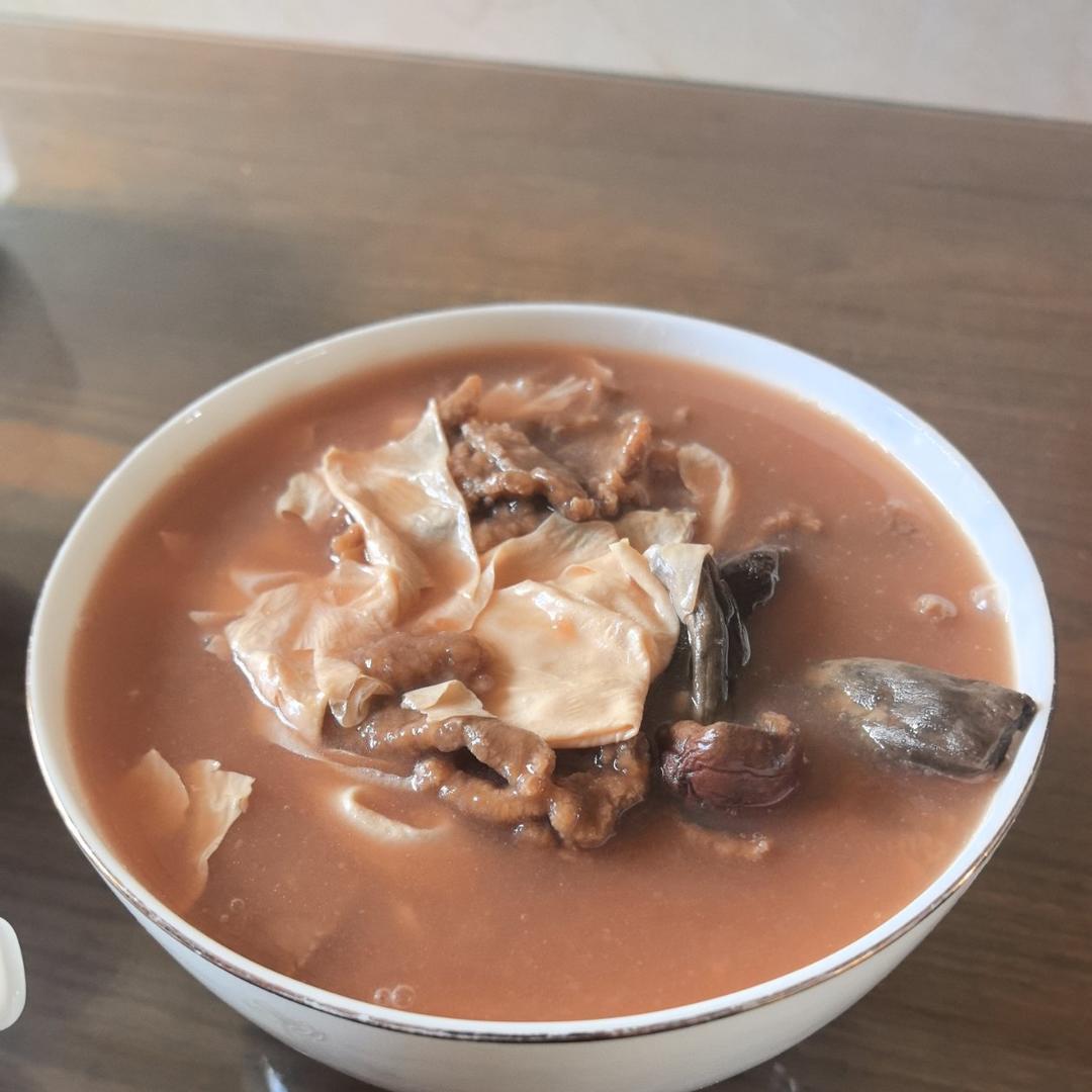 红菇豆皮滑牛汤