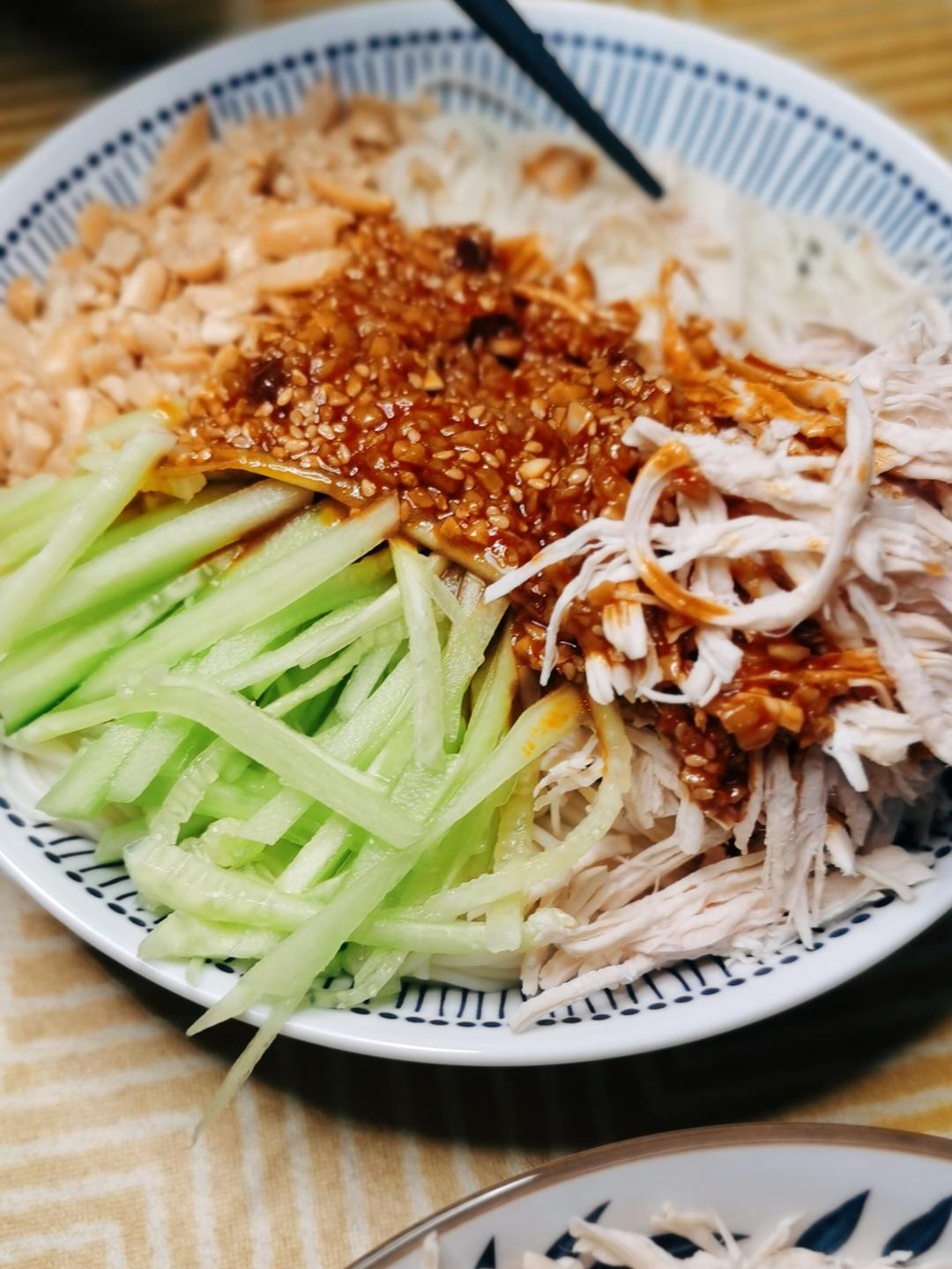 🥒鸡丝凉面